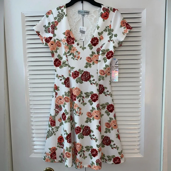 Almost Famous Floral Dress - Picture 1 of 6